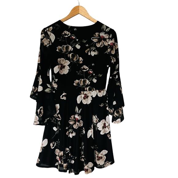 Siren Lily Floral Bell Sleeve Fit And Flare Dress Size S Small Black Cream - Picture 3 of 8